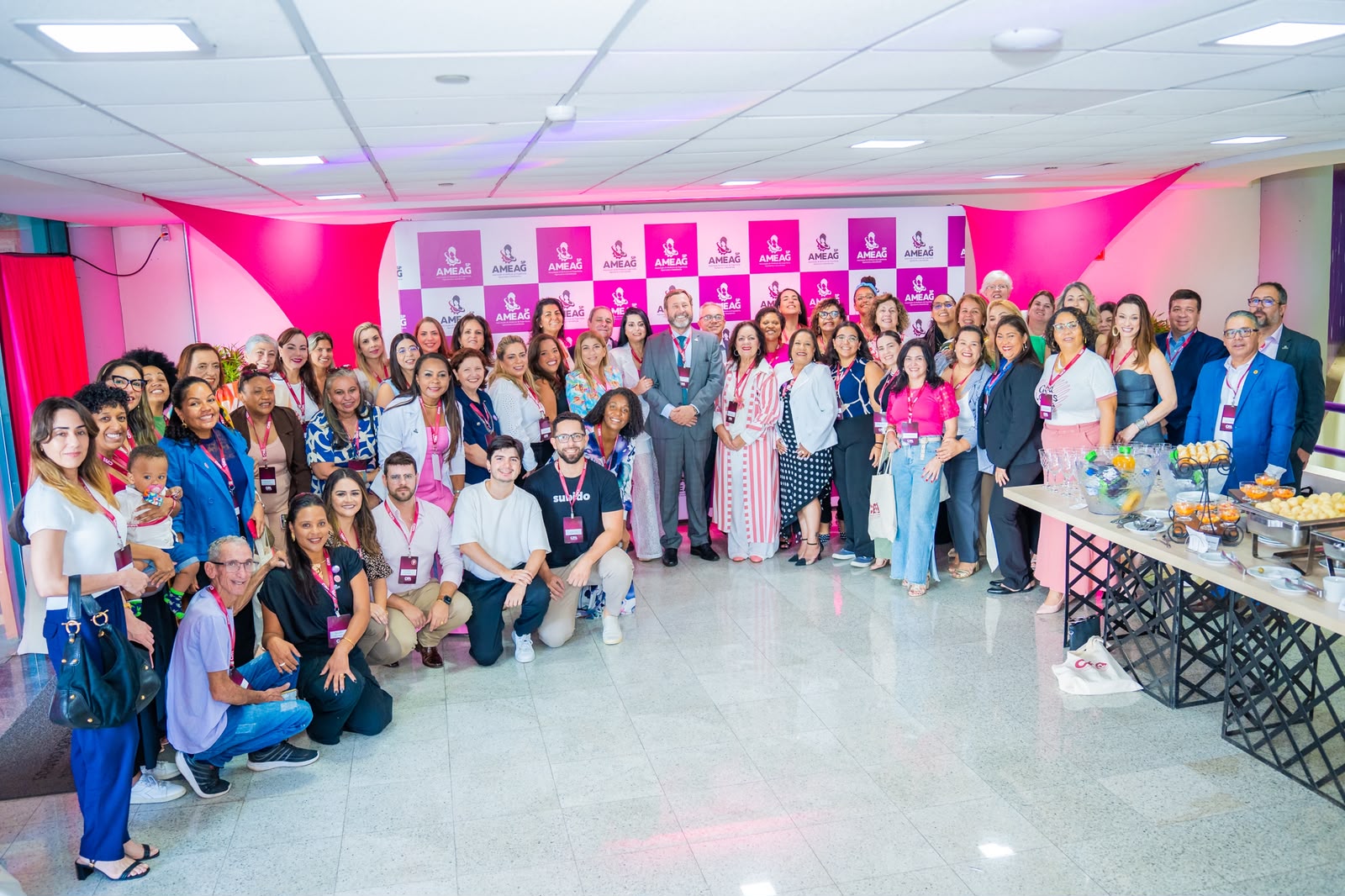 Foto oficial de evento da AMEAG SP com associados e convidados